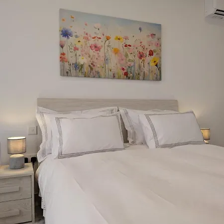 Marina's Edge Sea View * Сенглея