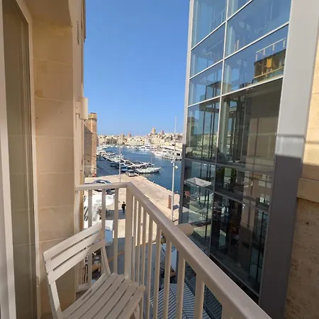 Marina's Edge Sea View Lejlighed *