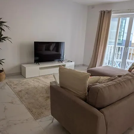 Marina's Edge Sea View Appartement