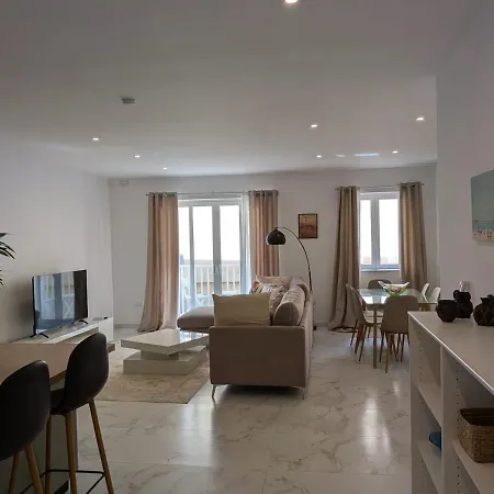 Marina's Edge Sea View *