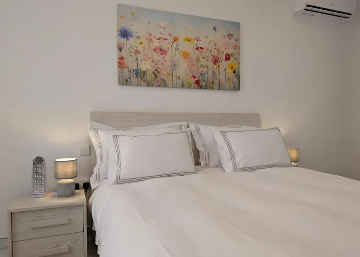 Marina's Edge Sea View * Senglea