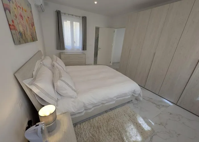 Marina's Edge Sea View Appartement