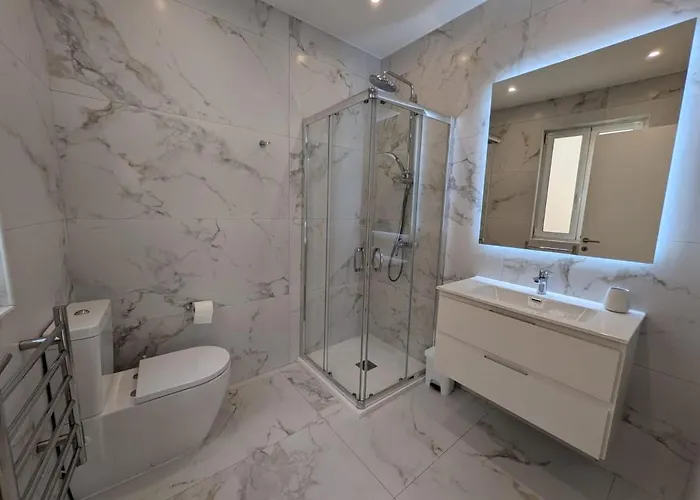 Marina's Edge Sea View Senglea