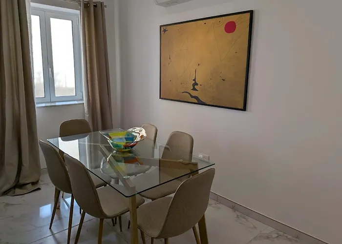 Marina's Edge Sea View *